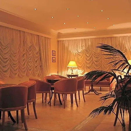 Hotel Mikes & 3*